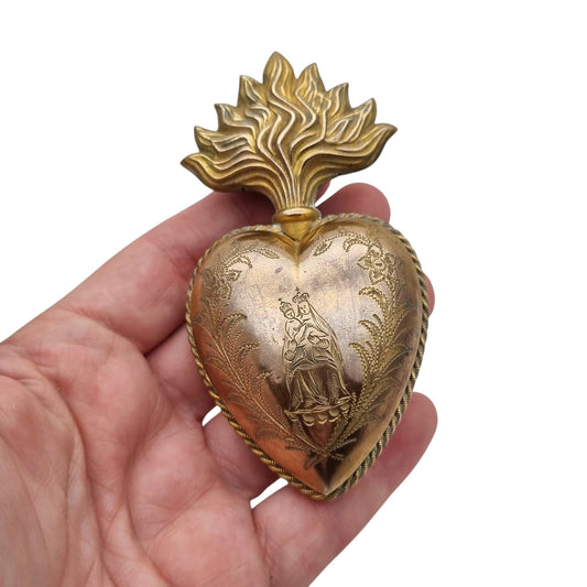 Exvoto mariano antiguo, corazón dorado de devoción, Francia probable, siglo XIX
