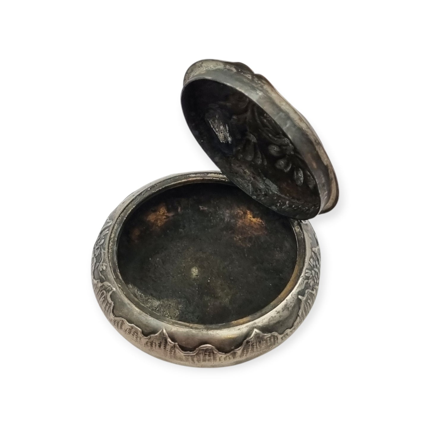 Antique silver box with floral relief and European vegetal decoration, 1930s-1940s