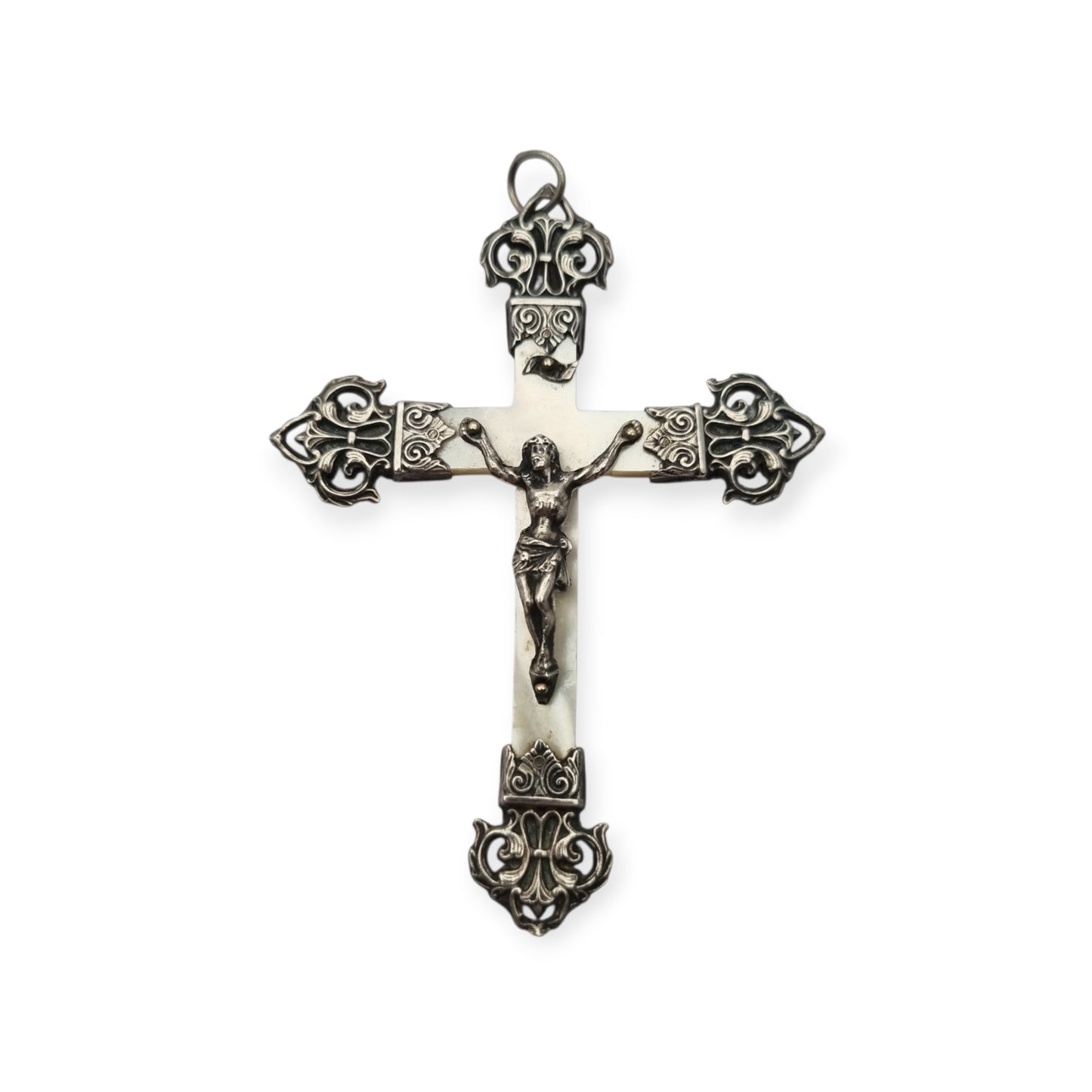 Antique French Catholic crucifix in silver and mother-of-pearl with Christ and openwork finials, circa 1900–1930
