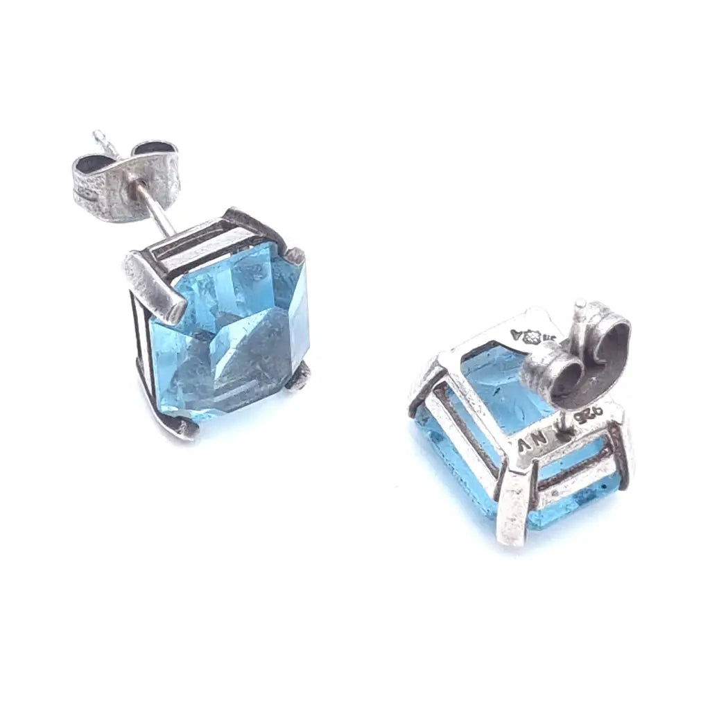 Pendientes inspiración art déco de plata con símil aguamarina. Circa 1990.