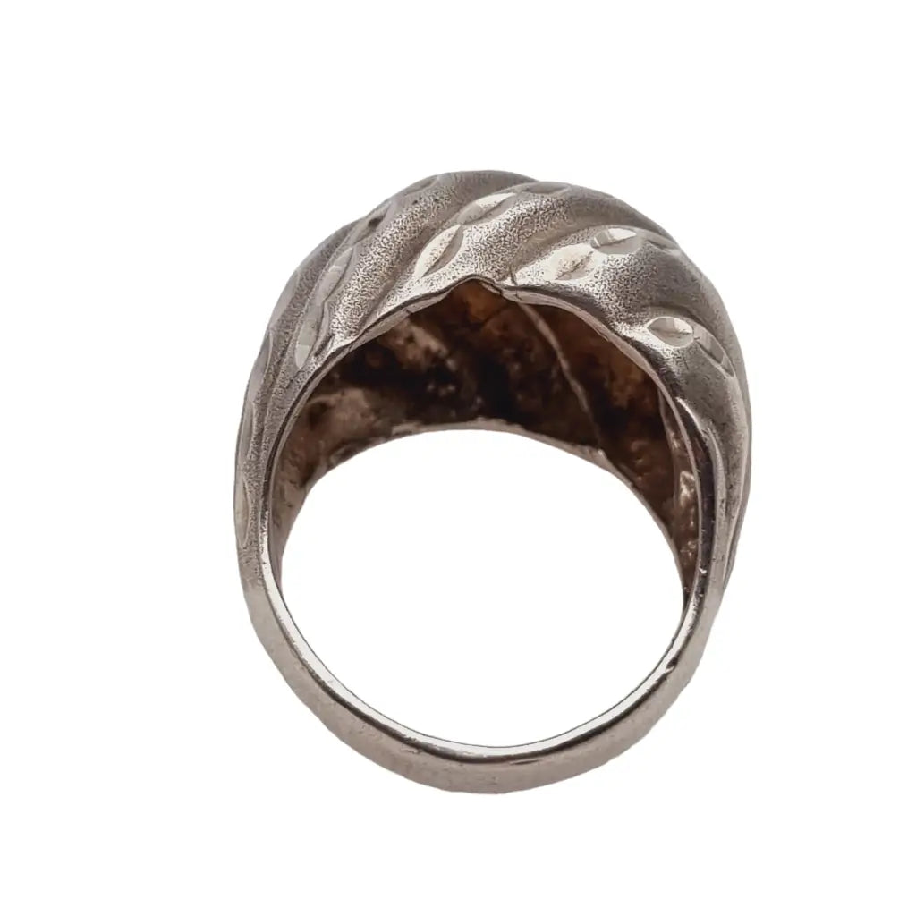 Anillo vintage de plata primera ley acabado texturizado marca sslg.