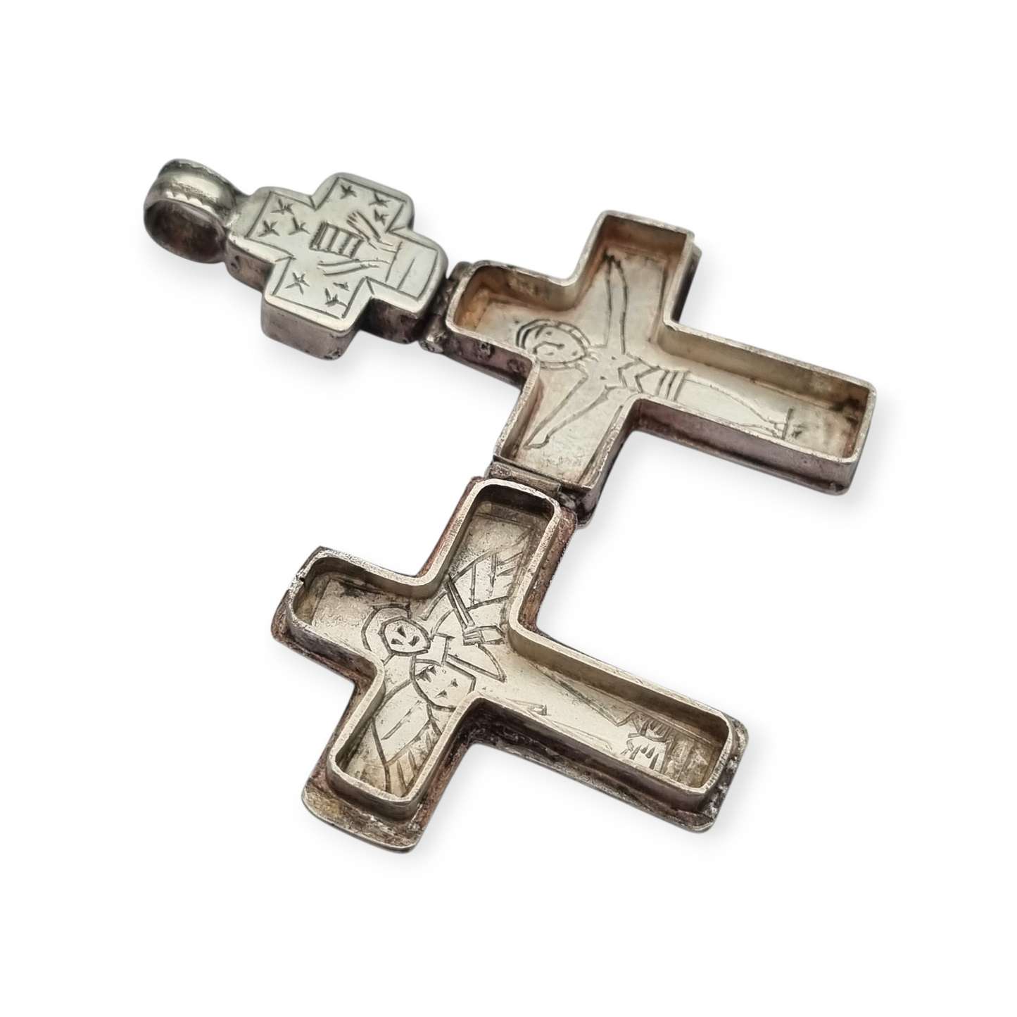 Cruz relicario estilo bizantino antigua de plata grabada, escenas religiosas.