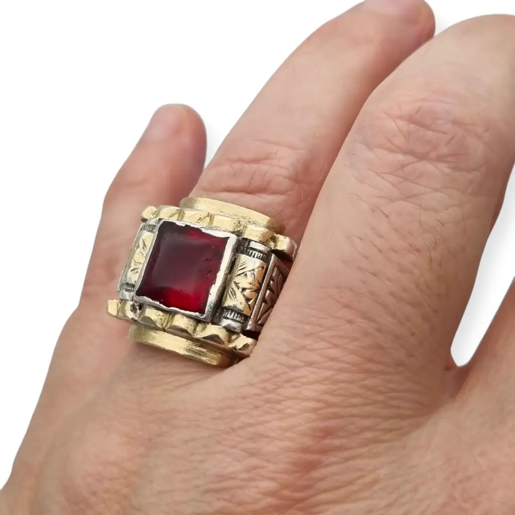 Anillo Art Déco de plata con vistas doradas y granate imitación décadas