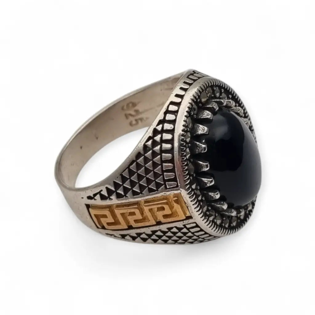 Anillo de hombre vintage en plata 925 con ónix negro cabujón y detalles greca