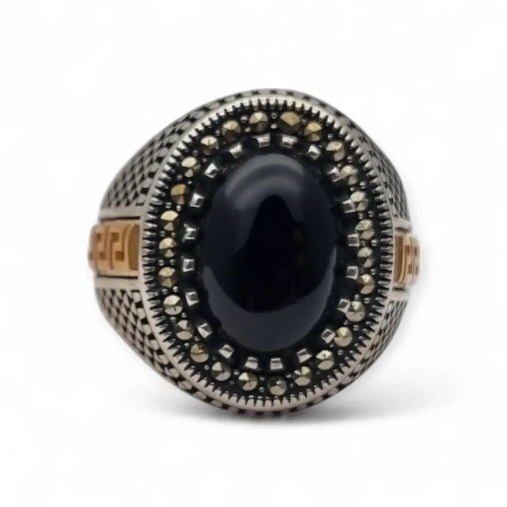 Anillo de hombre vintage en plata 925 con ónix negro cabujón y detalles greca