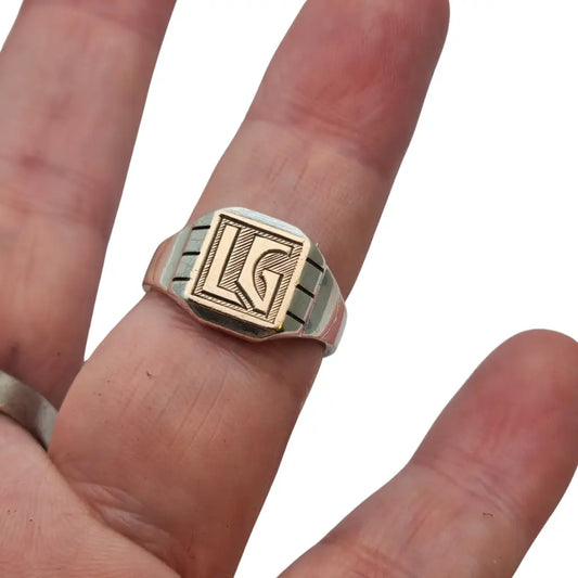 Anillo sello Art Decó en metal mixto con monograma LG grabado – diseño