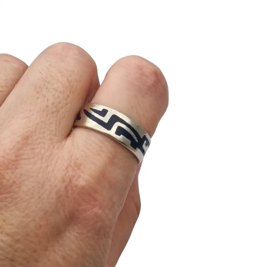 Anillo vintage de plata 925 con esmalte geométrico azul estilo retro tribal