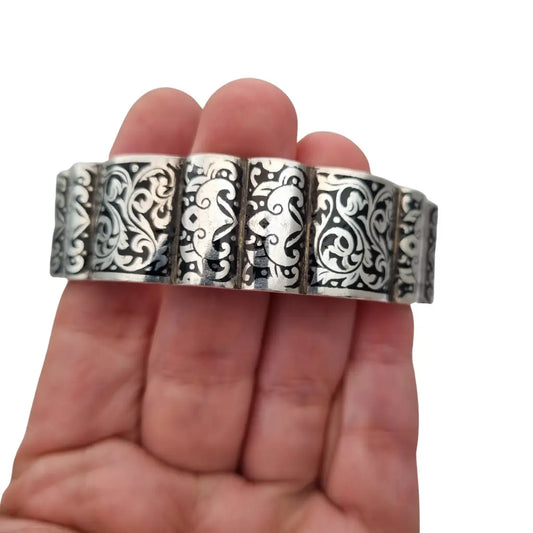 Brazalete en plata de Topázio con esmalte negro diseño barroco floral años