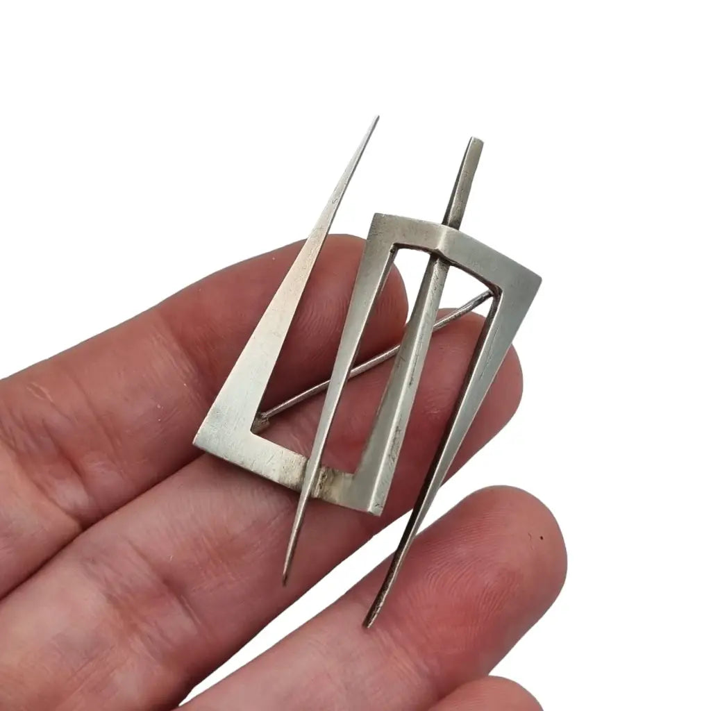 Broche brutalista de plata diseño abstracto los años 50 60 Dos letras S