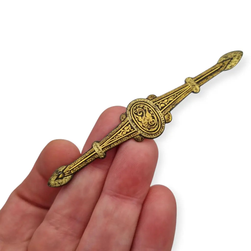 Broche de damasquinado antiguo oro Toledo estilo tradicional y artesanal