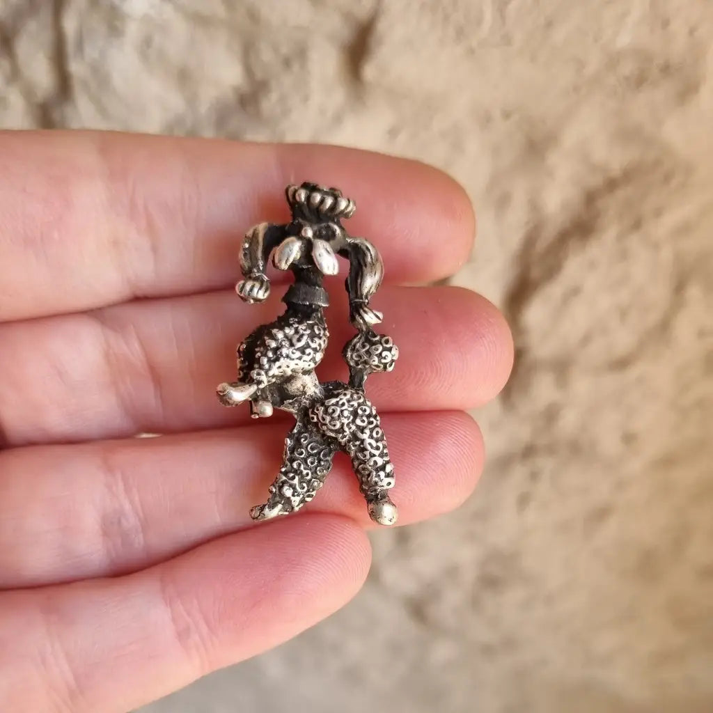 Broche de perro plata rey circa 1980. Joyas vintage.