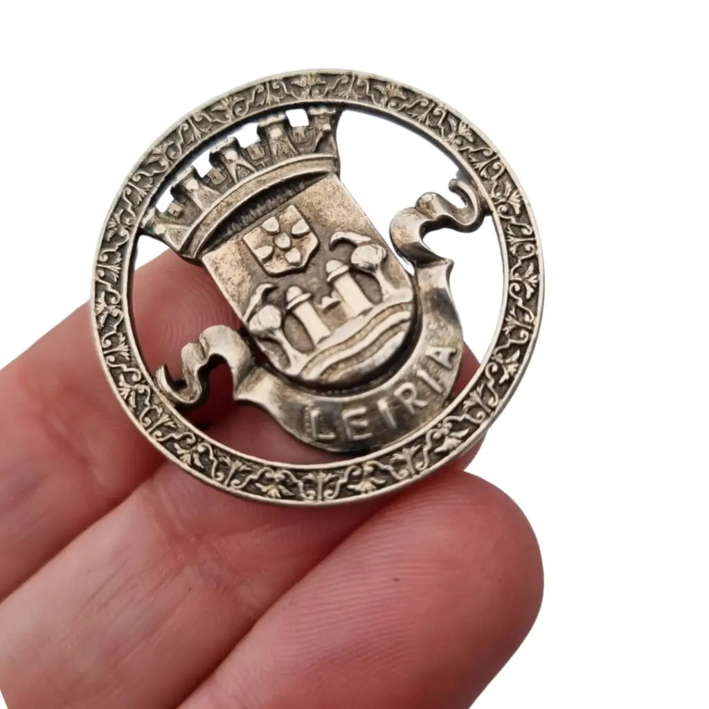 Broche de Plata con Escudo Leiria Portugal Diseño Heráldico
