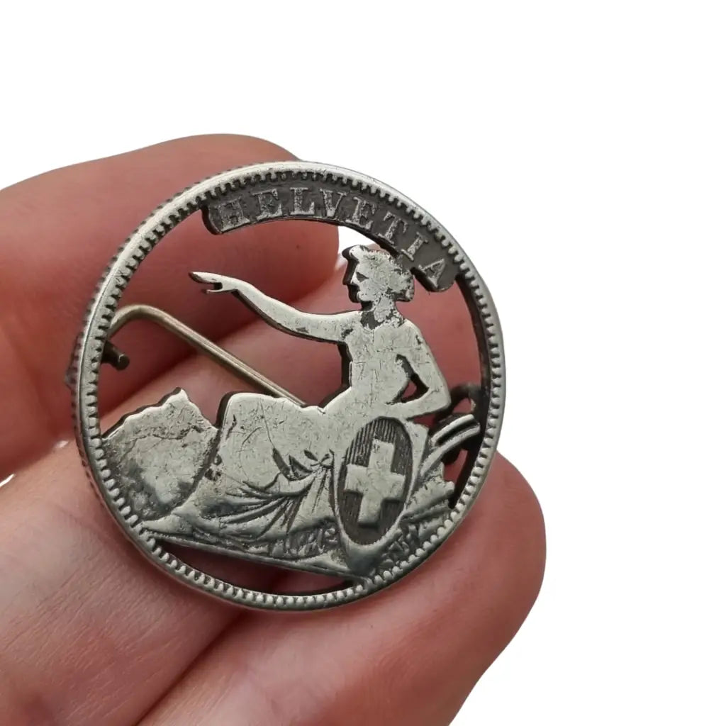 Broche vintage suizo de moneda calada a mano Helvetia plata para colección
