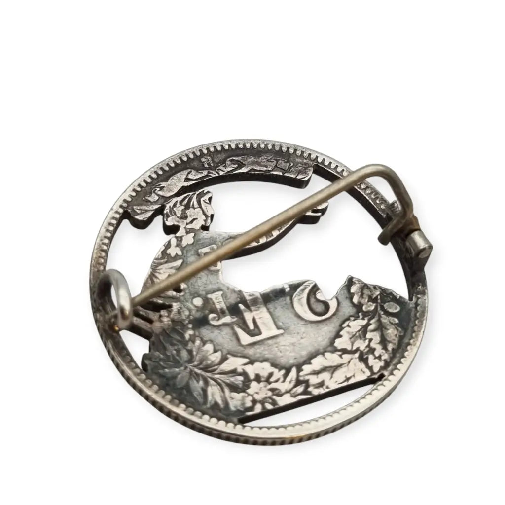 Broche vintage suizo de moneda calada a mano Helvetia plata para colección