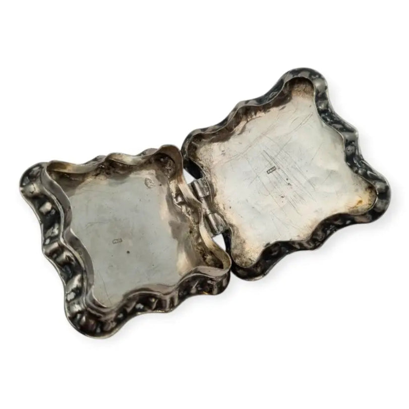 caja - LaBizarreSusu