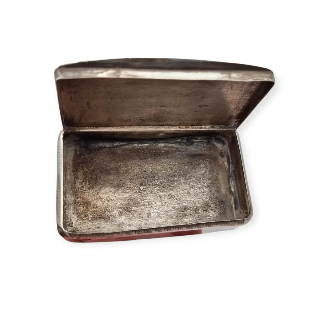 Caja antigua Victoriana de rapé grabada en plata con escudo central siglo XIX.