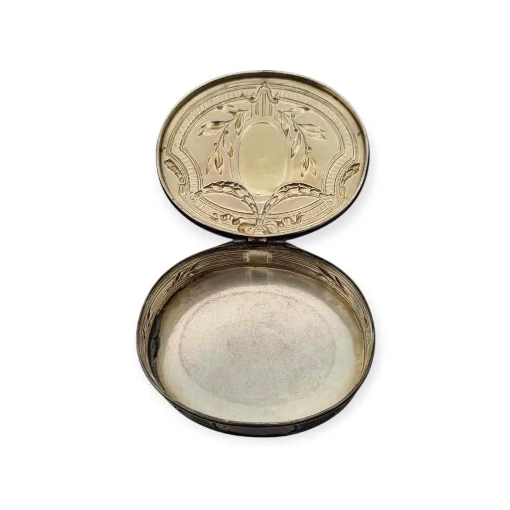 Caja Art Nouveau inglesa de plata ley importada ovalada y grabada Londres