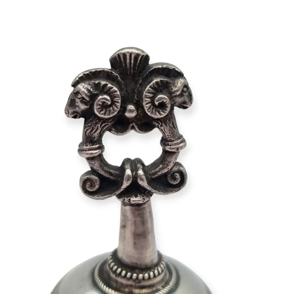 Campanilla de plata maciza con cabezas carnero circa 1950-60 diseño