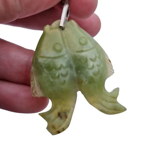 Colgante carpa koi de doble pez dije jade vintage con tallado en ambos