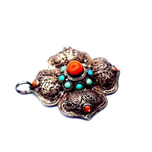 Colgante de coral. Filigrana plata colgante coral turquesa. Circa 1970.