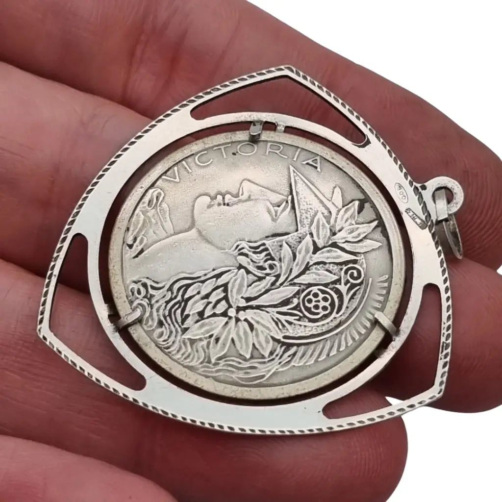 Colgante Victoria de plata 800 joyeria italiana vintage estilo modernista.