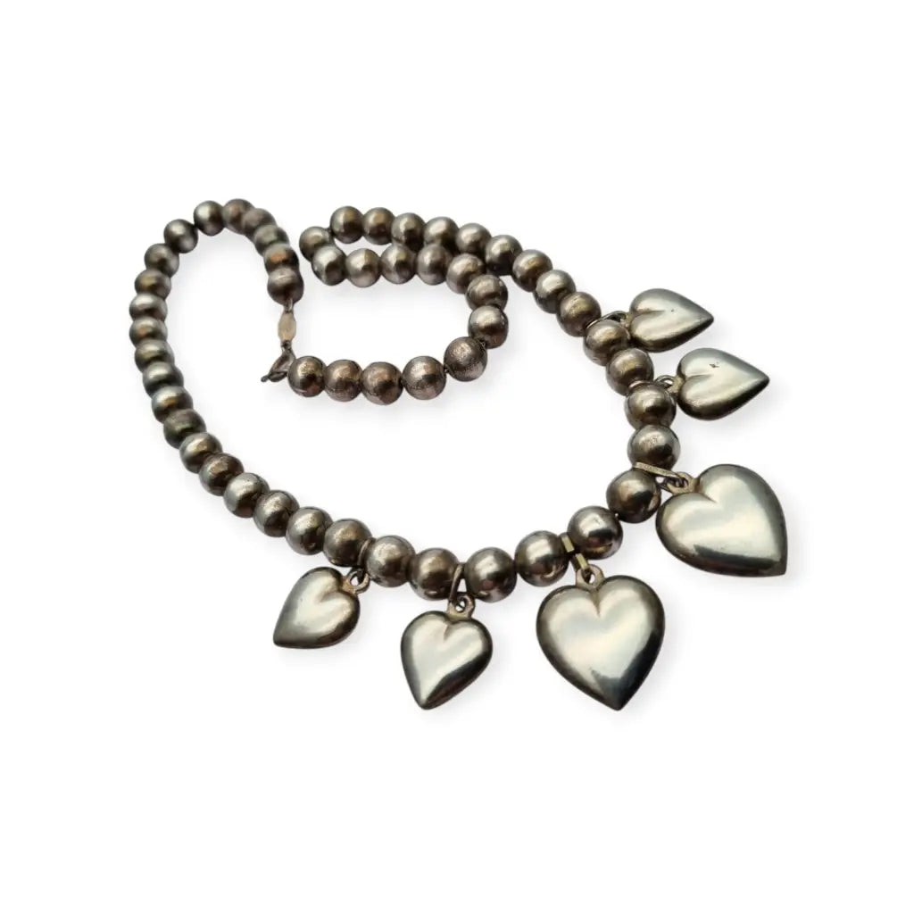 Collar italiano vintage en plata 925 con colgantes de corazones y cuentas