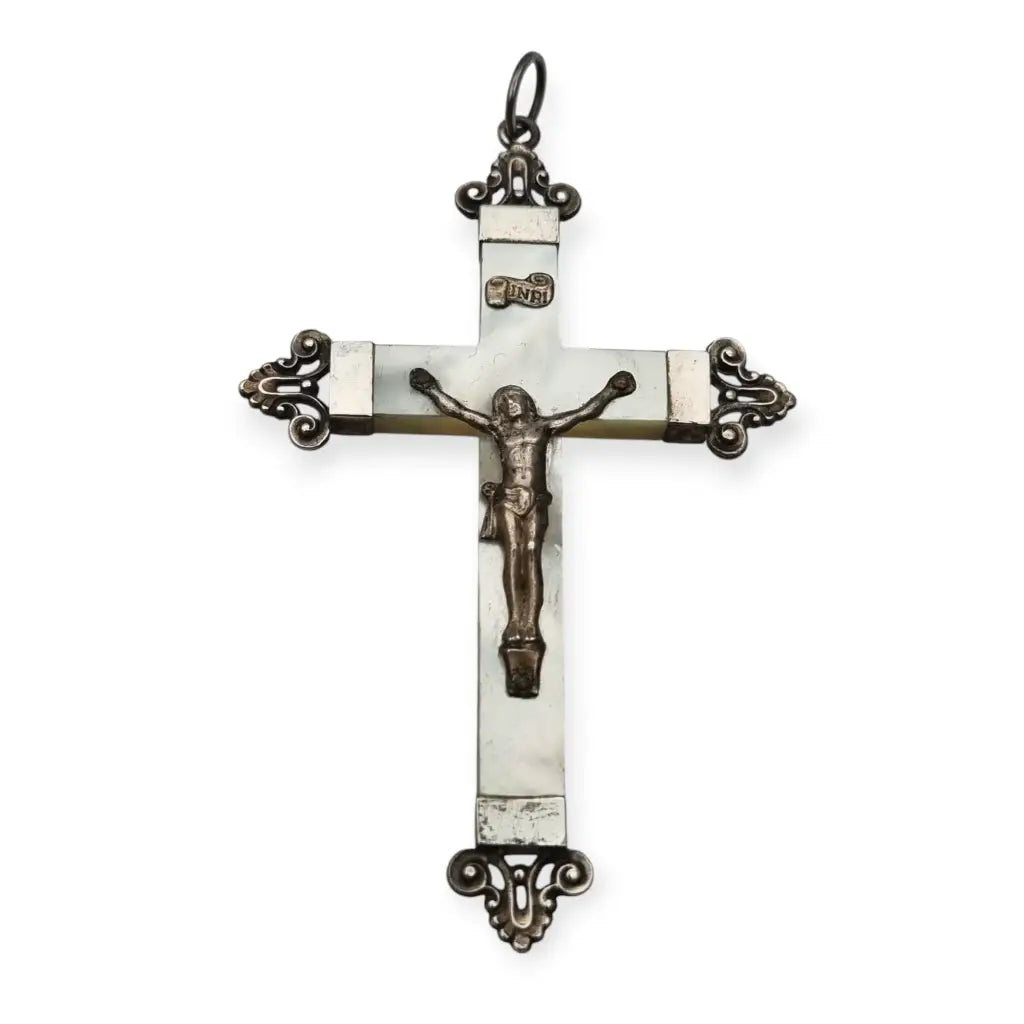 Cruz antigua en nácar y plata con detalles ornamentales regalos religiosos.