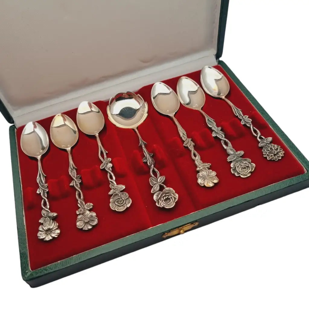 Set de cucharas antiguas plata decoradas con flores menaje vintage.