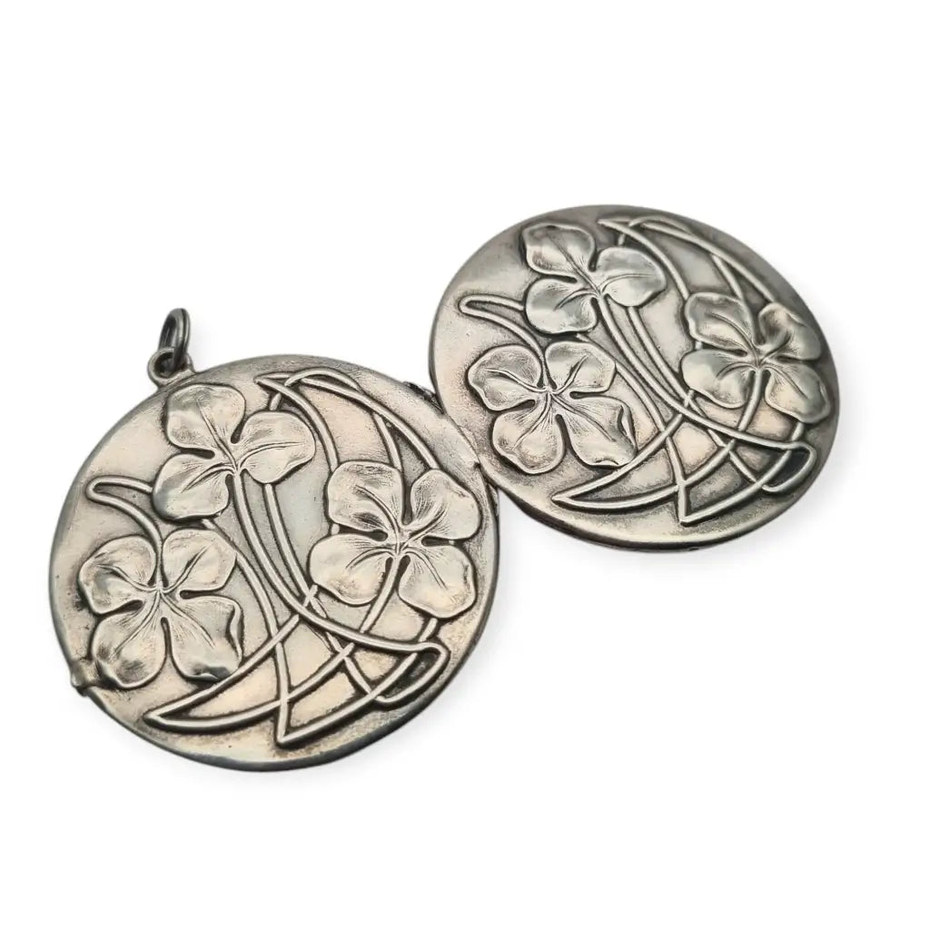 Guardapelo redondo Art Nouveau en plata 800 con flores. - LaBizarreSusu
