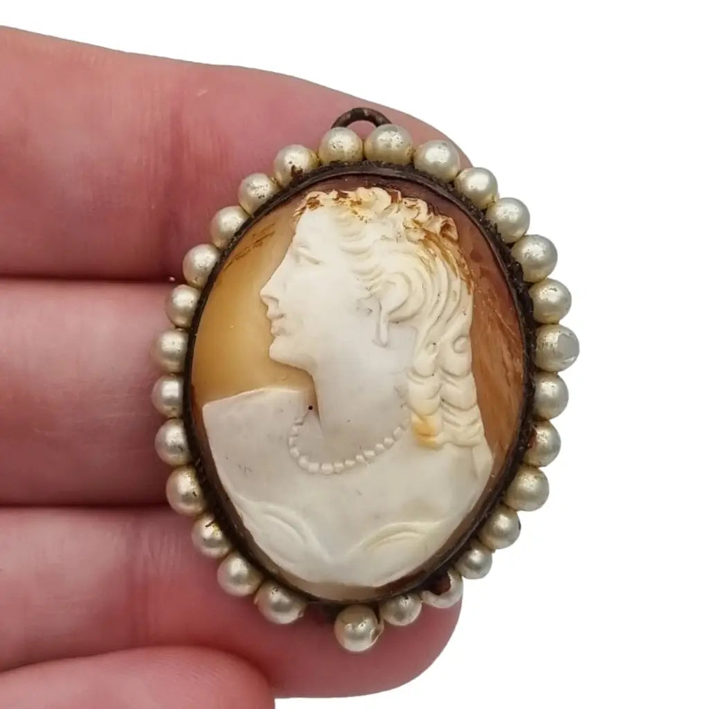 Colgante de camafeo concha tallada broche perla antigua para mujer.