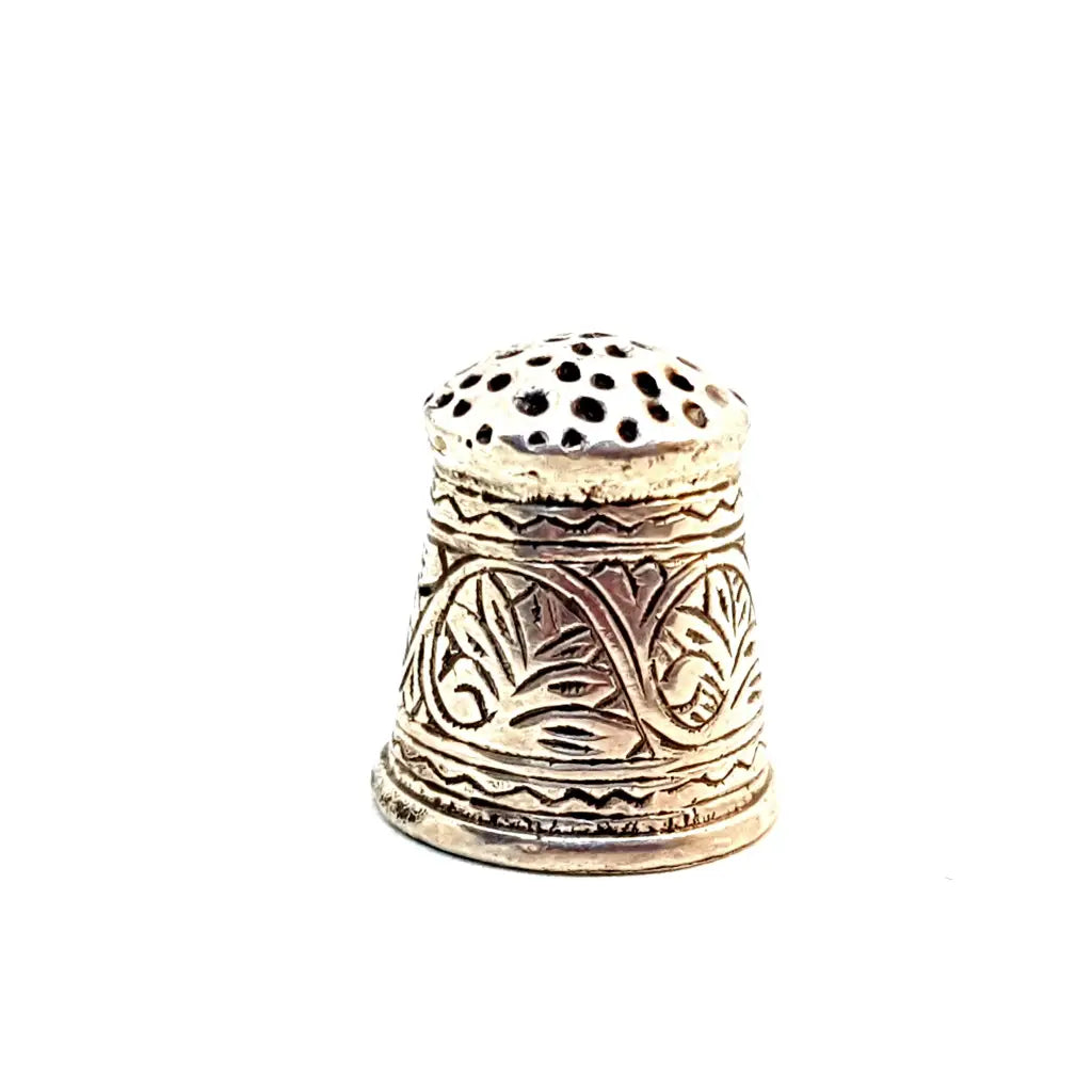 Dedal colección dedal plata vintage troquelado antigua.