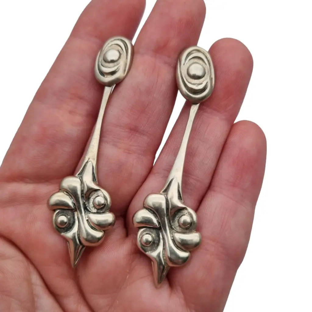 Pendientes vintage de diseño plata para mujer estilo modernista.