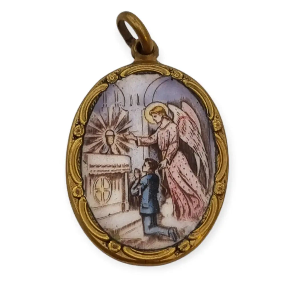 Medalla antigua religiosa de esmalte con ángel custodio y niño en altar circa