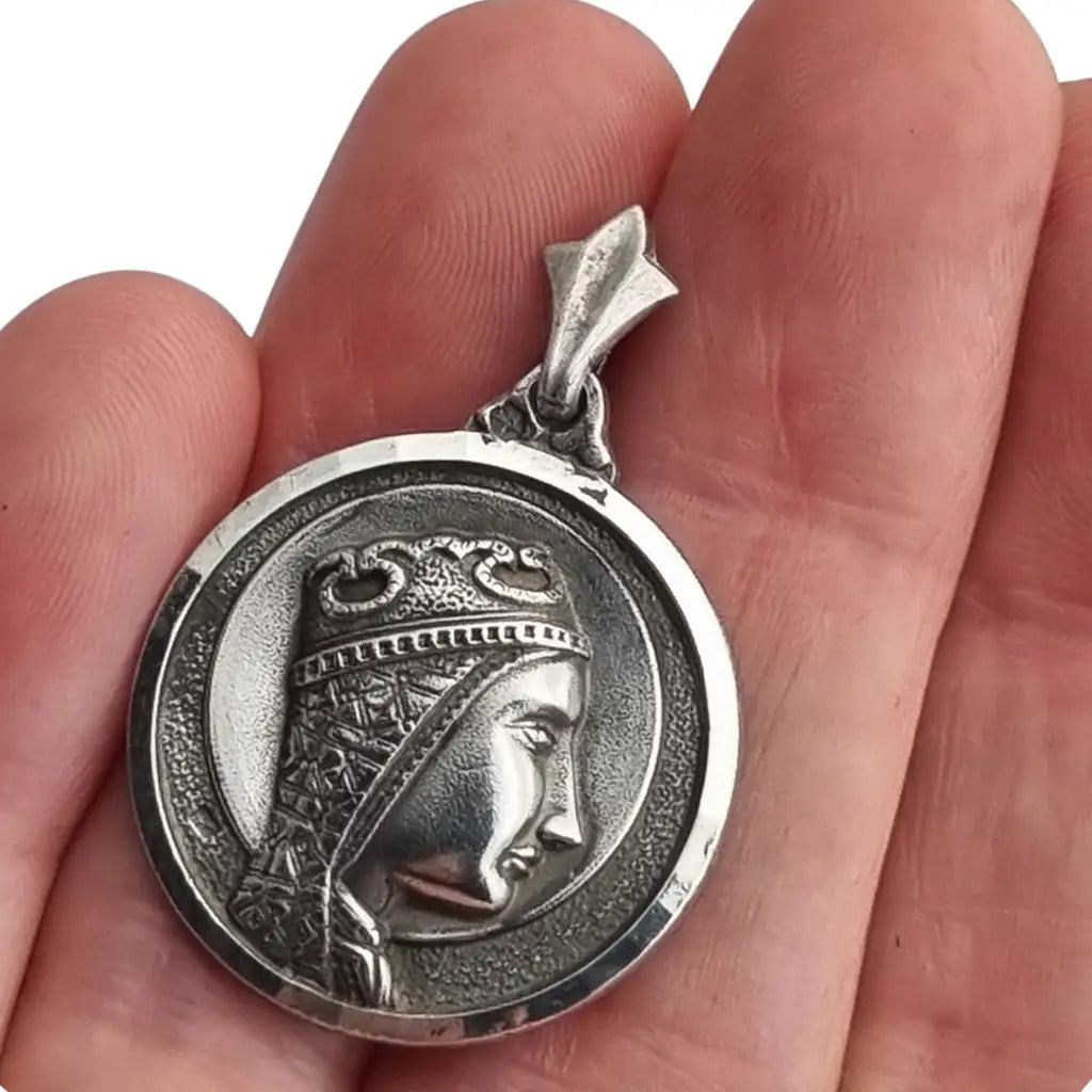 Medalla antigua Virgen de Montserrat en plata La Moreneta patrona Cataluña