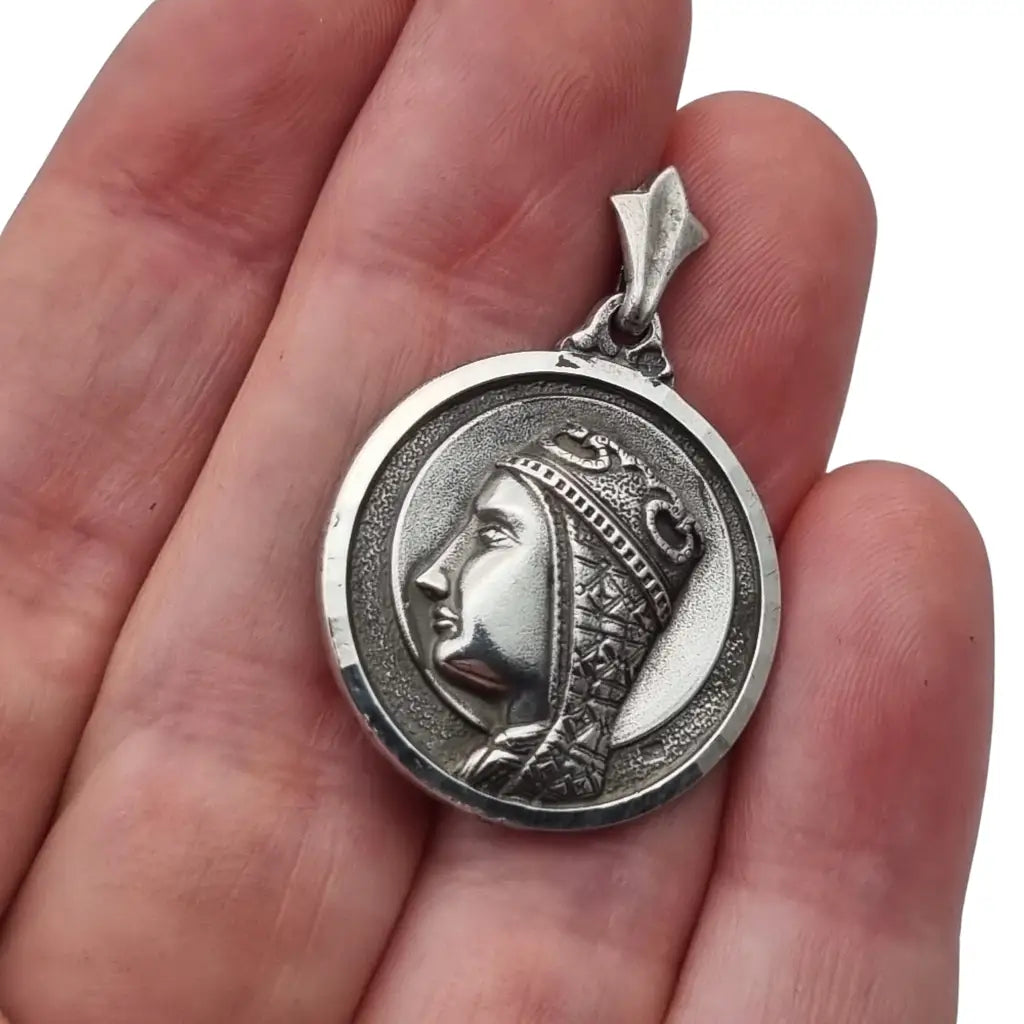 Medalla antigua Virgen de Montserrat en plata La Moreneta patrona Cataluña