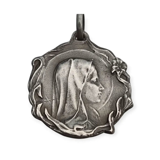Medalla Art Nouveau antigua en plata con Virgen diseño floral religioso circa