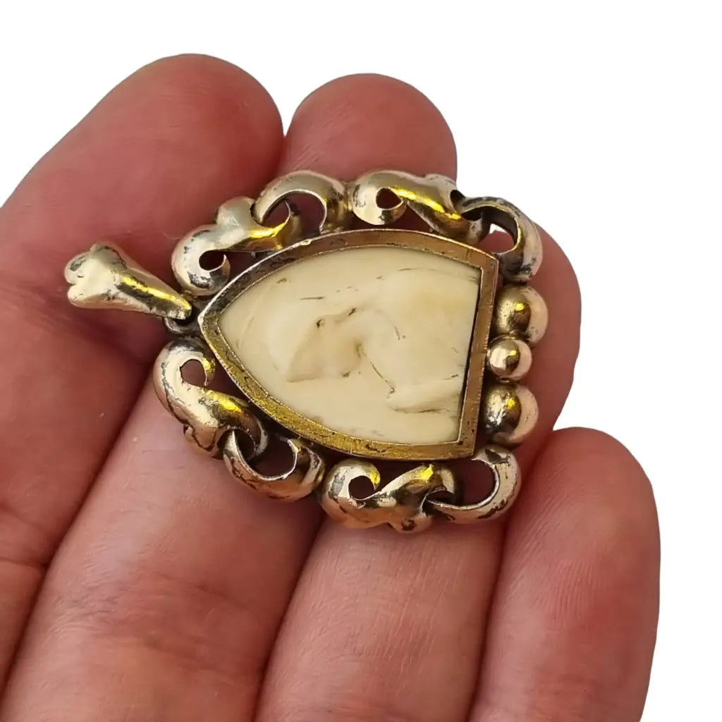 Medalla religiosa de plata art deco elegante para mujer.