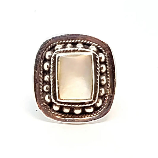Anillo de nácar grande anillo plata 925 y nácar. Circa 1990. 7 1/2