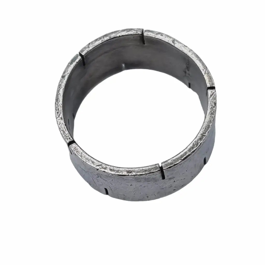 Anillo calado de plata vintage grande diseño para hombre circa 2000.