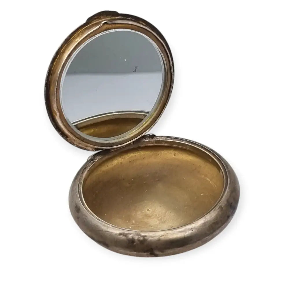 Polvera antigua de plata con espejo estilo Art Nouveau Circa 1900.