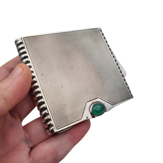 Polvera Art Decó en plata y calcedonia verde espejo interior circa 1930.