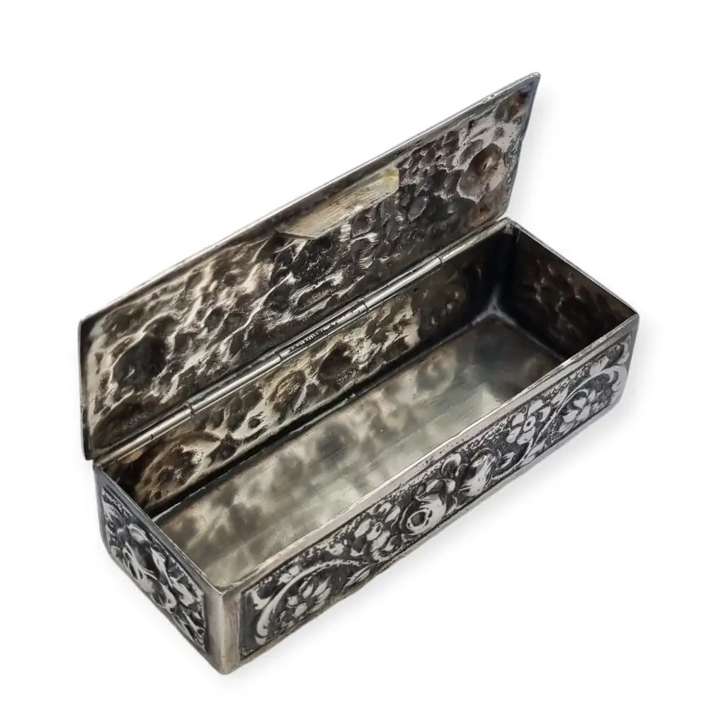 Caja de Plata Española los Años 40 50 con Sello Estrella relieve floral.