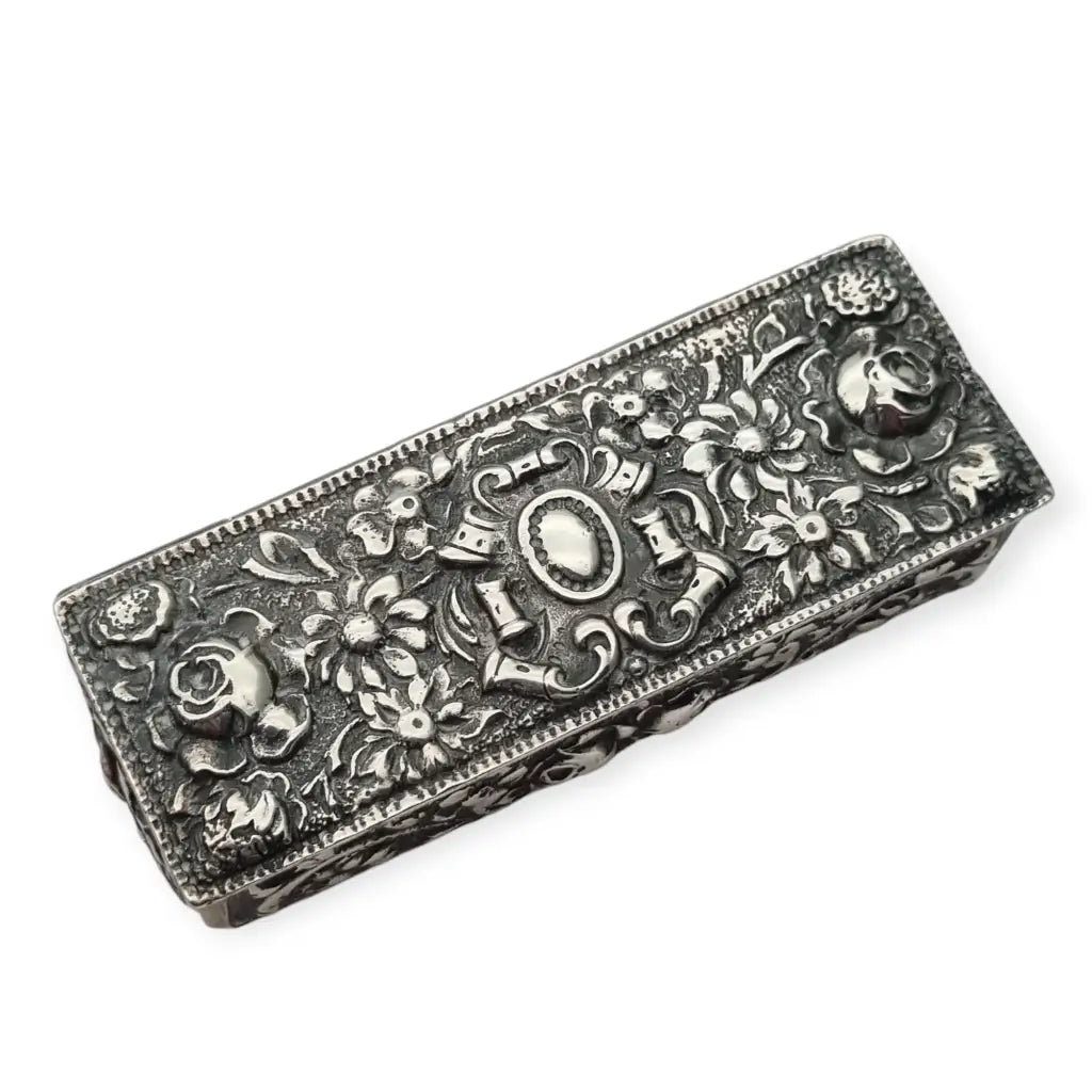 Caja de Plata Española los Años 40 50 con Sello Estrella relieve floral.