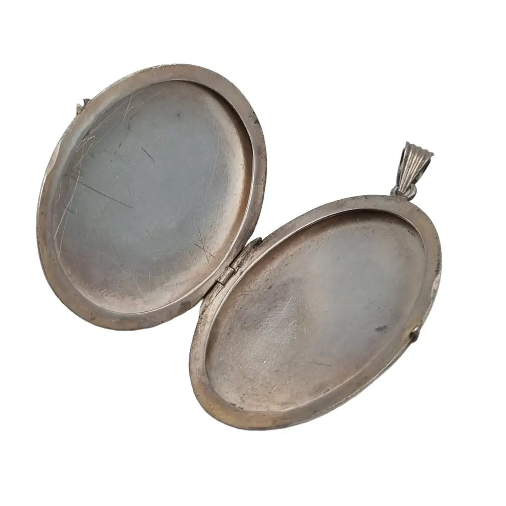 Gran medallón victoriano de plata antigua. Portafotos con monograma.