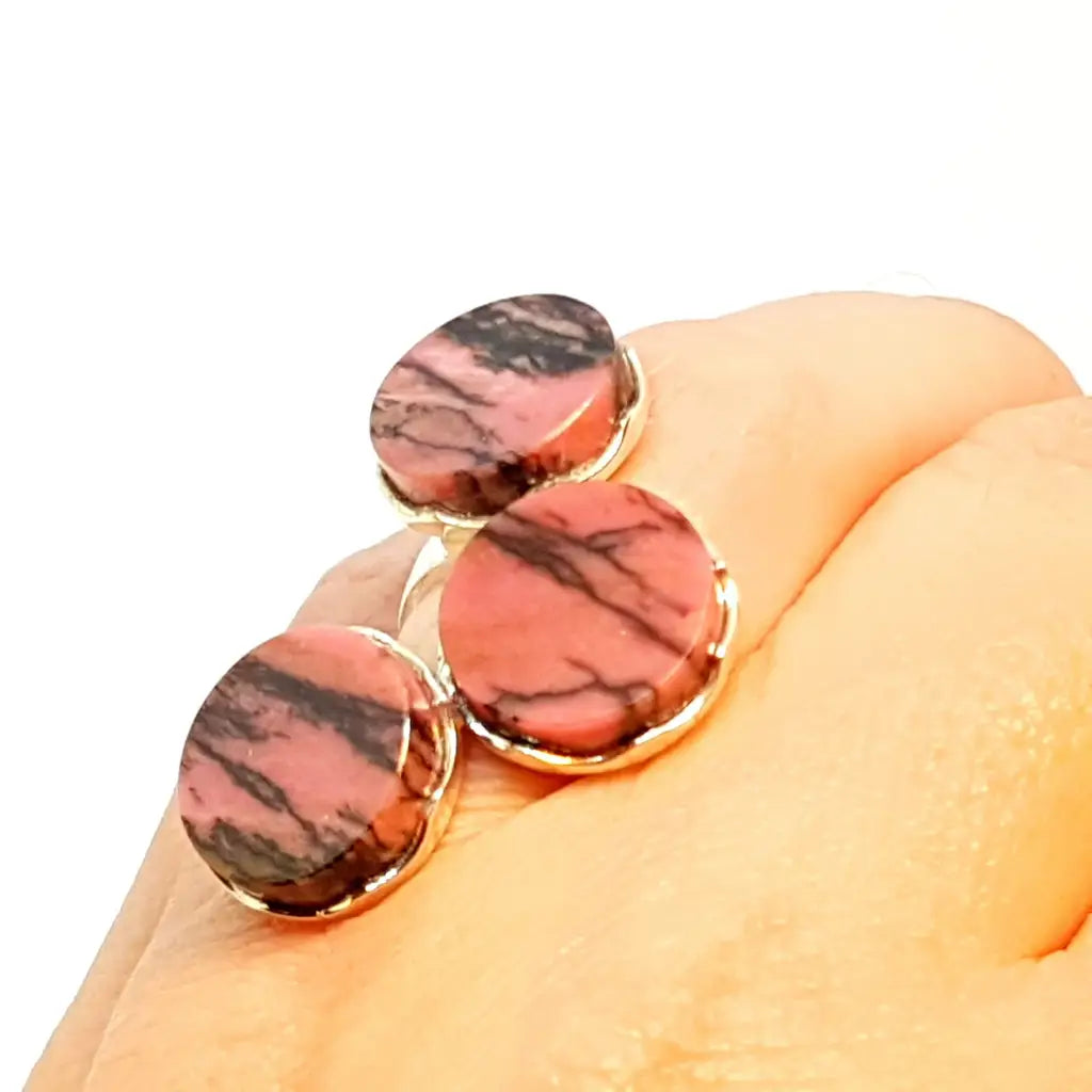 Anillo alen dione vintage de plata y tres rodonitas estilo boho muy original.