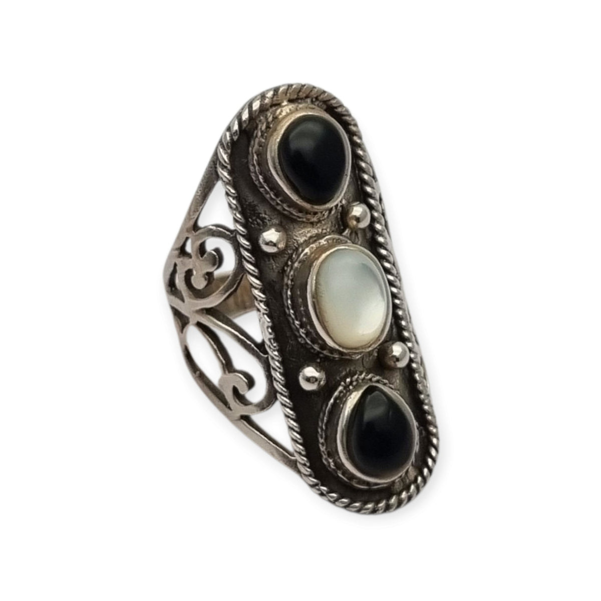 Anillo vintage español de plata 925 estilo boho con ónix y nácar, años 80