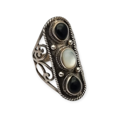 Anillo vintage español de plata 925 estilo boho con ónix y nácar, años 80