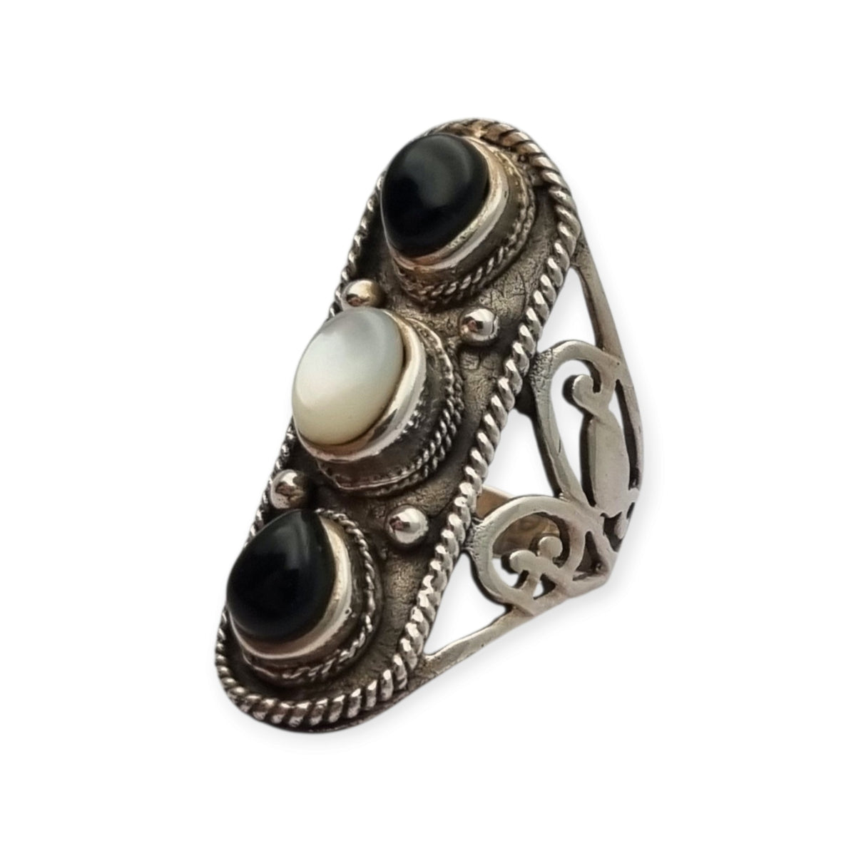 Anillo vintage español de plata 925 estilo boho con ónix y nácar, años 80
