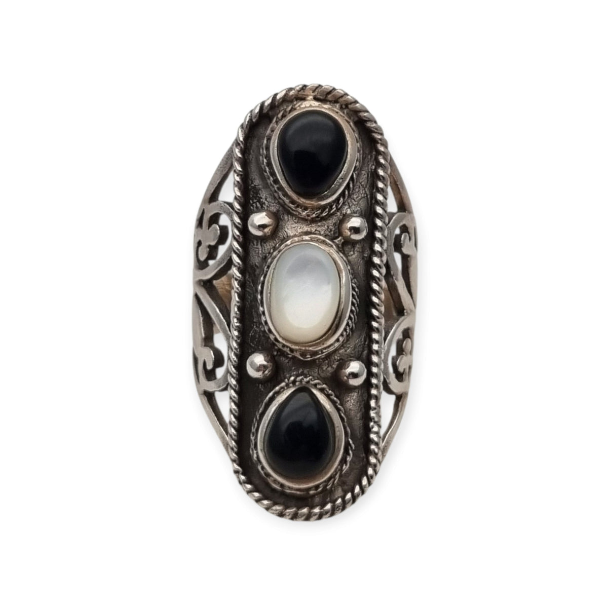 Anillo vintage español de plata 925 estilo boho con ónix y nácar, años 80