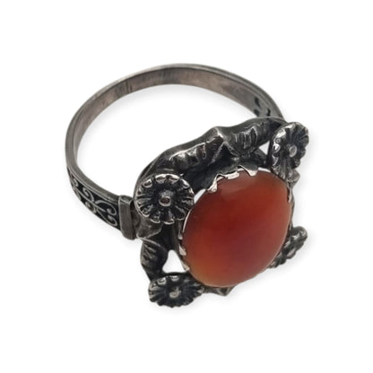 Anillo antiguo Art Déco de plata y cornalina con decoración floral, Francia años 50